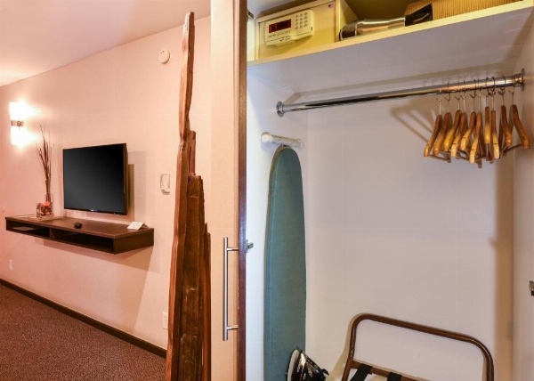 The Tangerine - a Burbank Hotel image 29